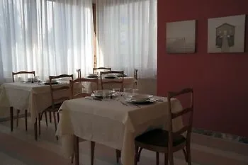 Antonia 3*